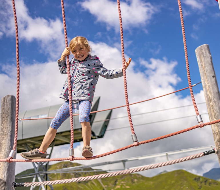 Gipfelspielplatz am Zwölferkogel - Familienurlaub in Saalbach Hinterglemm