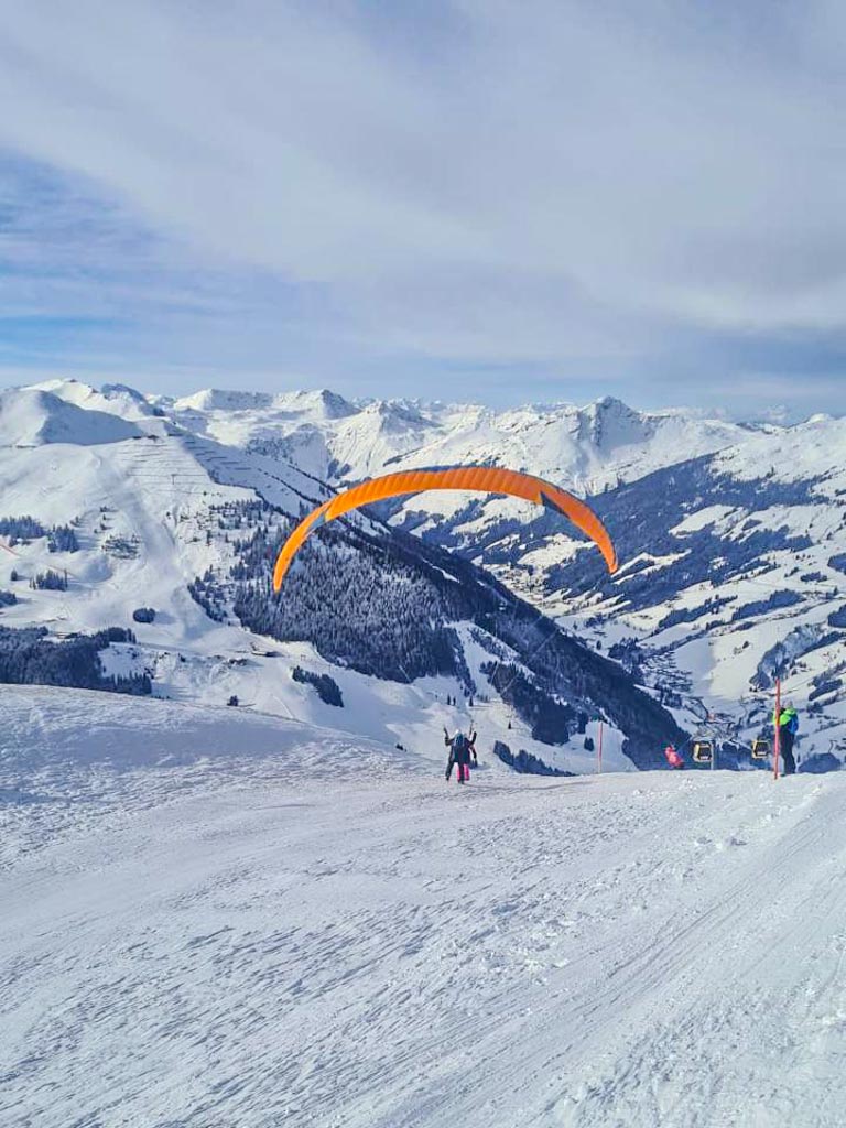 Paraglider mit Gast