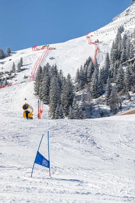 Bergstation Zwölferkogel mit Streckenabschnitt der Herrenabfahrt