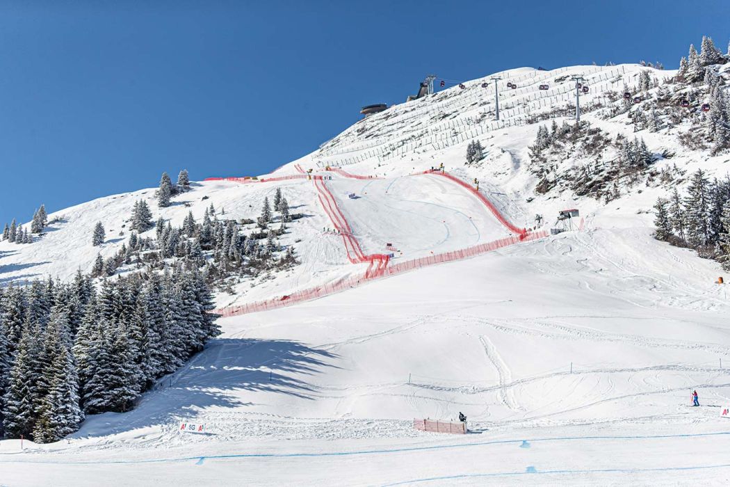 Bergstation Zwölferkogel mit Streckenabschnitt der Herrenabfahrt