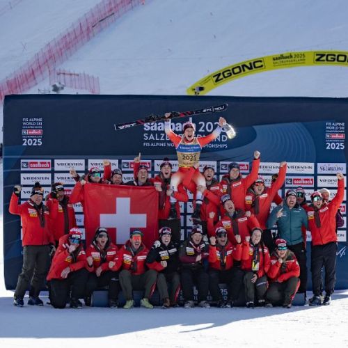 Siegerbild von Marco Odermatt nach dem Sieg im WM Super-G von Saalbach-Hinterglemm