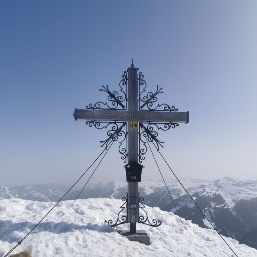 Skitour in Saalbach-Hinterglemm Gipfelkreuz Staffkogel