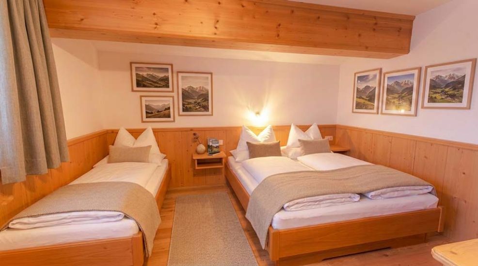 Zimmer 93 mit Doppelbett 