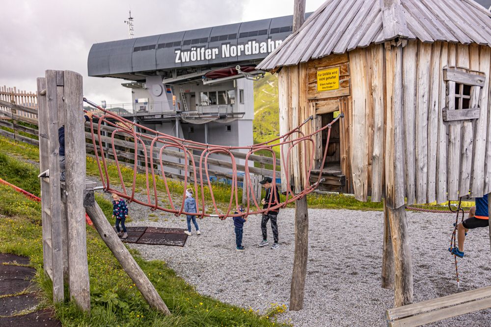 Gipfelspielplatz am Zwölferkogel - Familienurlaub in Saalbach Hinterglemm